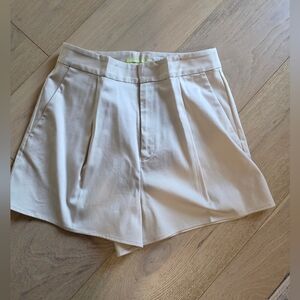 Gianni Bini Cream Pleated Skorts